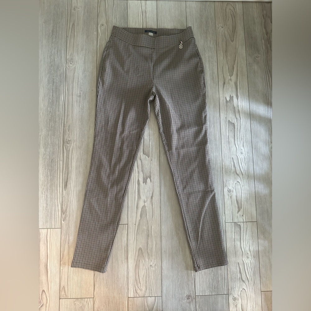 Tommy Hilfiger brown/black plaid pants size 6